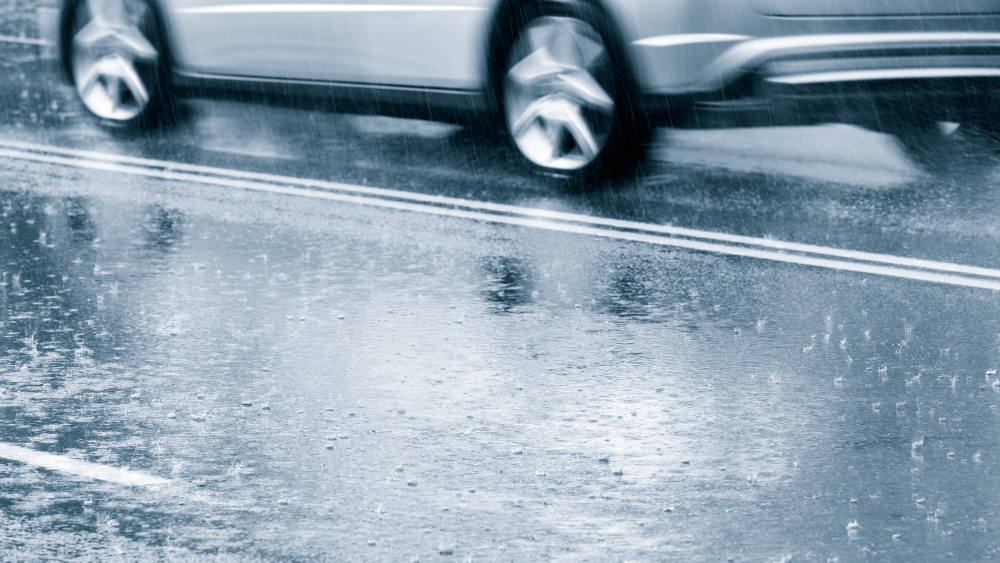 How to Avoid Hydroplaning This Spring and What to Do if it Happens