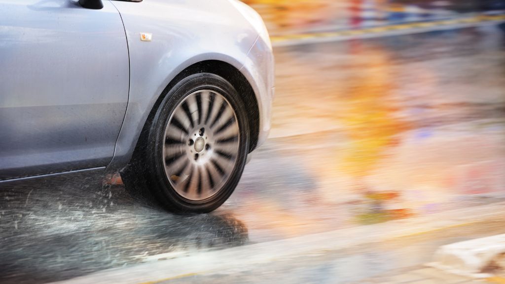 How to Recover Control When Hydroplaning