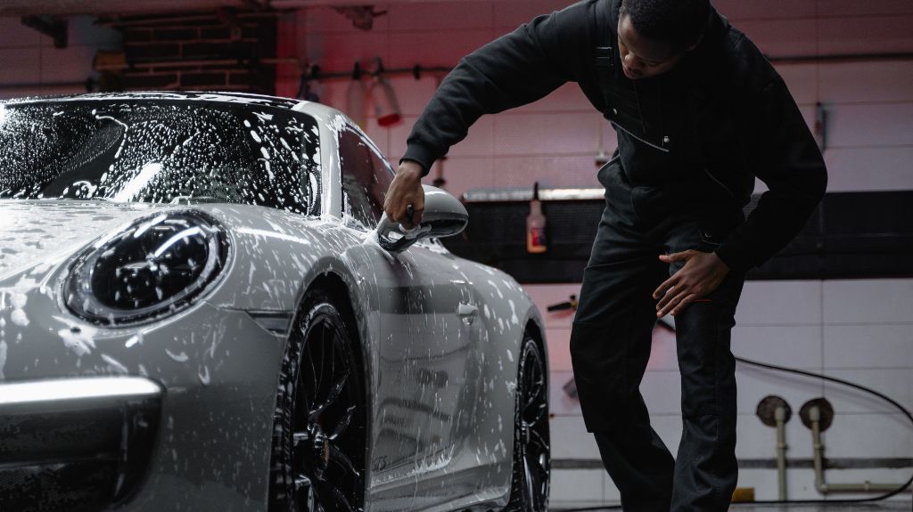 Tips to Wash Cars in the Garage
